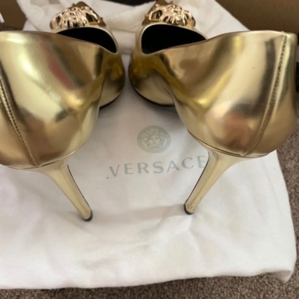 Versace Gold Medusa Heels Size 39 - Picture 3 of 5
